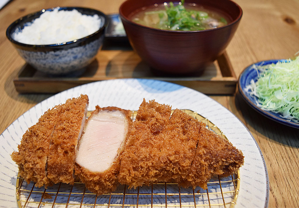 東京Xロースかつ定食